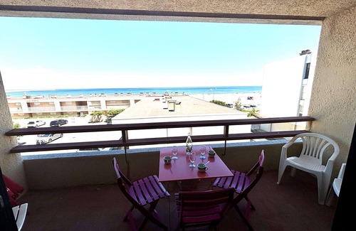 Port-la-Nouvelle Apartment | 2-room apartment 50m from beach with balcony and parking, sleeps 6