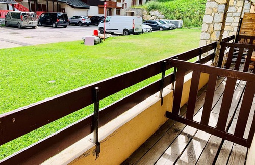 Val-d'Isere Apartment | 2-room apartment for 6 in Val d'Isère with parking and pets allowed