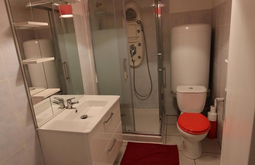 Cholet Apartment | 2 room apartment + living room 6 people 25 min Puy du fou center vill