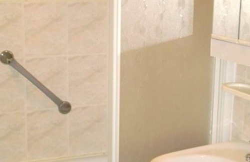 Prapoutel Apartment | 2-room cabin, slopeside, sleeps 5, balcony