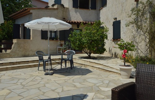 La Gaude Apartment | 2 room independent apartment in villa with pool