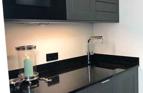 Tinnum Apartment | 2-room vacation apartment with fenced garden and parking space