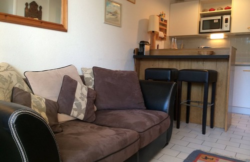 La Grande-Motte Apartment | 2 ROOMS+CABIN- SWIMMING POOL- TERRACE SOUTH- NICE VIEW ON THE LAKE, WIFI, NEAR GOLF COURSE