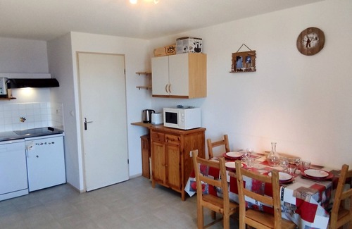 Prapoutel Apartment | 2 Rooms Ground Floor in Les Adrets - Near slopes and shops