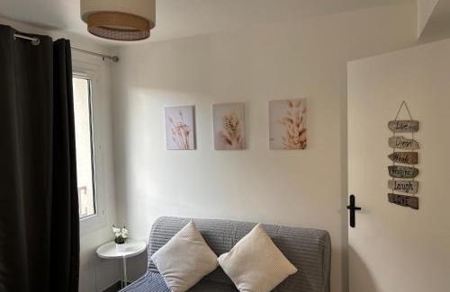 Bussy-Saint-Georges Apartment | 2 rooms ideal for 4 people - Disneyland & Paris