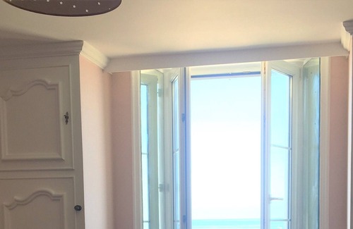 Trouville-sur-Mer Apartment | 2 rooms Trouville on sea. Direct access to the beach