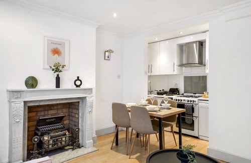 Campden Apartment | 2 single or 1 King bed in Notting Hill. Super location for sightseeing London