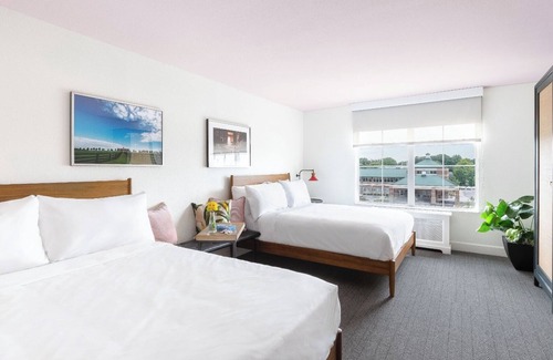Lexington Hotel | 2 Spacious Suite Ideal For Lexington Retreat | Pets Are Allowed