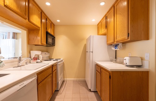 San Diego Country Estates Hotel | 2 Spacious Units | Full Kitchens & Pool Access | Ramona San Diego