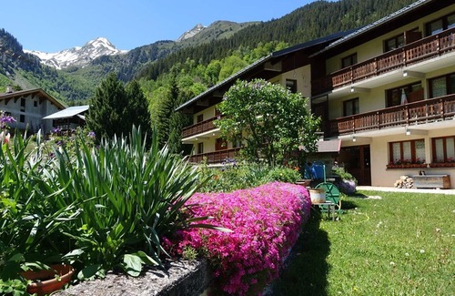 Beaufort Apartment | 2-Star Ski-In/Ski-Out Apartment for 5, Arêches-Beaufort