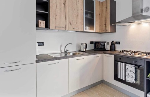 Cassola Apartment | 2 steps from Cassola Station to Venice and Bassano