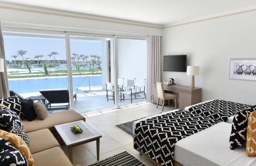 El Quseir Hotel | 2 Swim-Up Rooms & All-Inclusive Dining at Stylish Adults-Only Red Sea Retreat