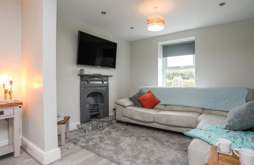 Llanfairpwllgwyngyll House | 2 Tan Rhiw