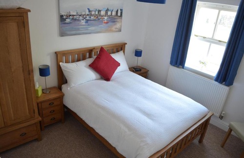 Jameston House | 2 Tudor Lodge Cottages Manorbier