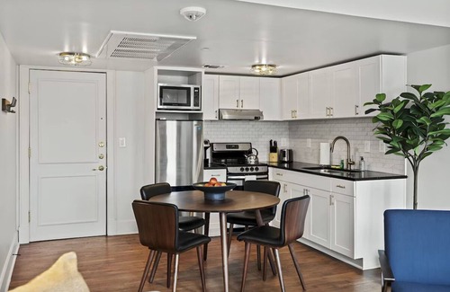Downtown San Antonio Apartment | 2 Units | Family Stay w/Modern Amenities | Near Top Landmarks
