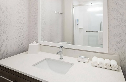 Airport North Hotel | 2 Units | Spacious Hotel Suite near MCO | Kitchenette | Gym