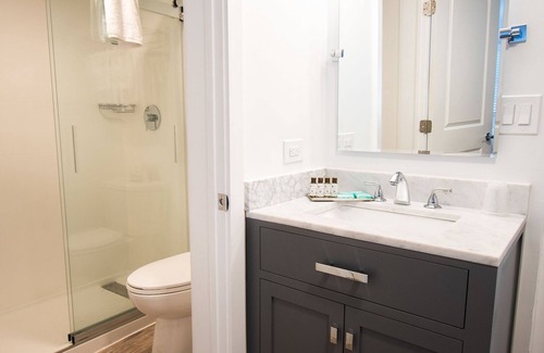 Key Largo Hotel | 2 Units with Heated Pool & Private Beach Access | Pet-Friendly