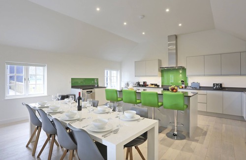 Saxmundham House | 2 Wadd Cottages - Three Bedroom House, Sleeps 6