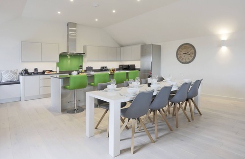 Saxmundham House | 2 Wadd Cottages - Three Bedroom House, Sleeps 6