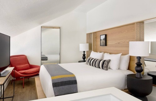 Teton Village Hotel | 2 Warm & Inviting Lodges Near Jackson Hole Mtn w/Hot Tub & Outdoor Pool