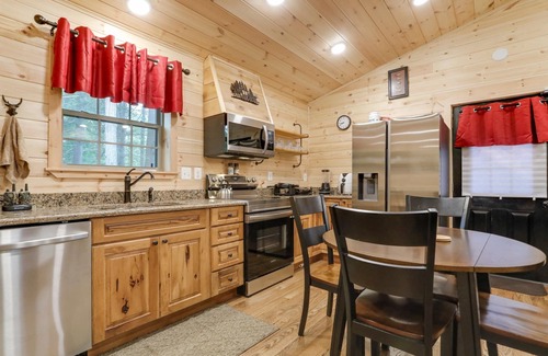 Big Cove Tannery Cabin | 2 WATERFRONT CABINS 2 HOT TUBS 2 FIRE RINGS BEACH FISH HIKE KAYAKS TUBES GRILLS