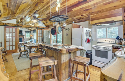 Skyland Cottage | 20-acre Cabin w/Pond: 6 Mi to River Arts District