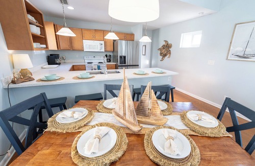East End House | 20% OFF FALL! New to Market! Walking Distance to Shops & Restaurants!