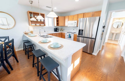 East End House | 20% OFF FALL! New to Market! Walking Distance to Shops & Restaurants!