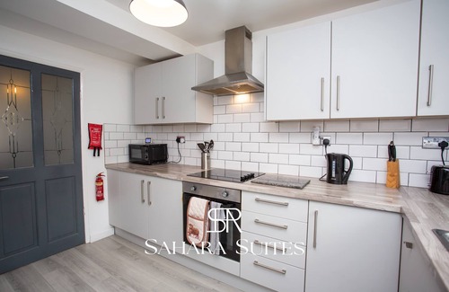 Blyth House | 20% OFF - Modern 5BR Contractor Stay -Parking
