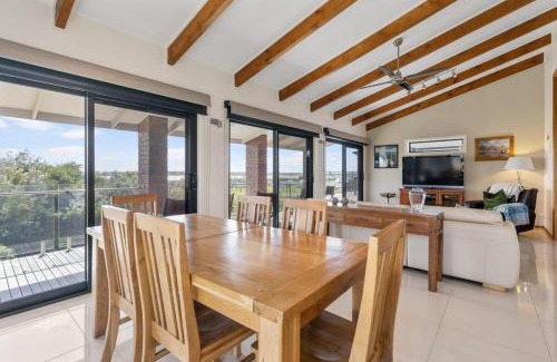 Goolwa South House | 20 Sir George Ritchie Ave Goolwa South - No Linen Included