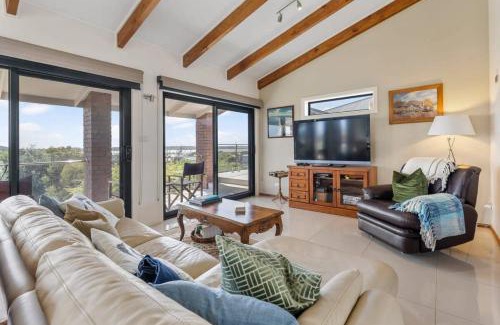 Goolwa South House | 20 Sir George Ritchie Ave Goolwa South - No Linen Included