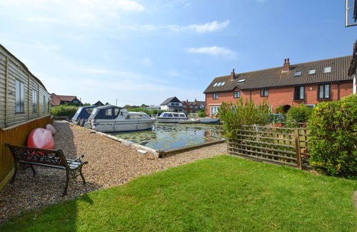 Irstead House | 20 Trail Quay Cottages