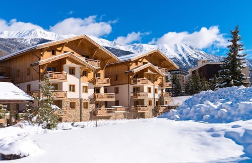 Saint-Chaffrey Apartment | 200m from ski slopes, fitness, swimming pool, terrace, balcony, tv, ski locker, 50-55m²