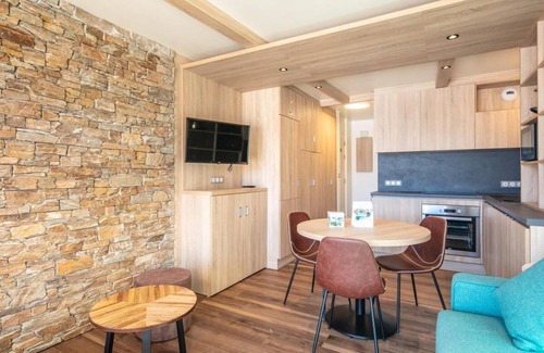 Doucy-Combelouviere Apartment | 200m from ski slopes, terrace, parking, tv, ski locker, 23m², Valmorel
