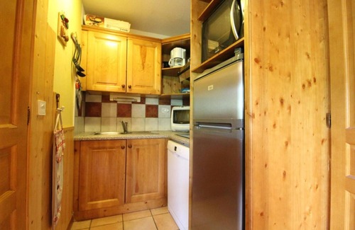 Lanslevillard Apartment | 200m from ski slopes, 2nd floor, view mountain, fitness, sauna, balcony, tv, ski locker, 38m²