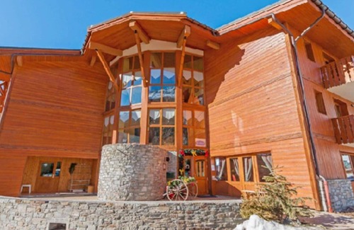 Lanslevillard Apartment | 200m from ski slopes, 2nd floor, view mountain, fitness, sauna, balcony, tv, ski locker, 38m²