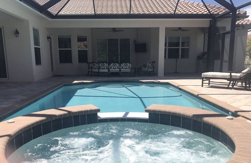 Pineapple Park - Ibis House | 2015 Construction, 4 bedrooms, Heated Pool/Hot Tub Luxury Home
