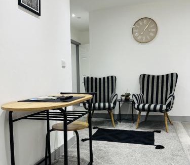 Wakefield Apartment | 202 Grosvenor House