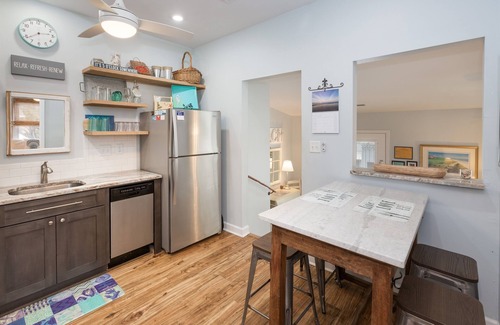 Isle of Palms Condo | #202 "Top O' the Stairs" 2Br/1Ba, Pet-Friendly