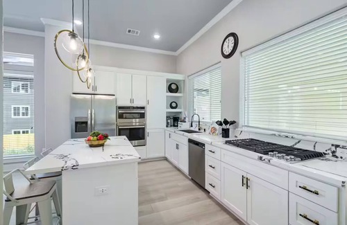 Southeast Houston House | 2024 Built Luxe! Downtown/MedCtr/NRG/Galleria