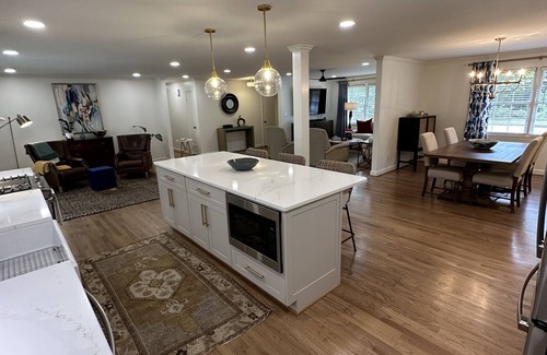 Waverly House | 2025/2026 Masters Rental;1.6 Miles from Gates of ANGC; Newly Renovated 3 BR 2 BA