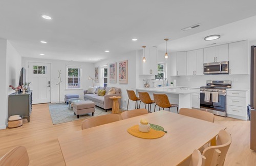 Nauck House | 2025 Full Renovation - Charming 4BR Bungalow Home