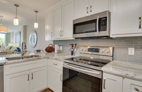 Isle of Palms Apartment | 208 B Shipwatch by AvantStay | Ocean Views | Close to Beach | Community Pool!