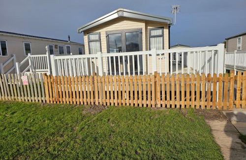 Burnham-on-Sea Apartment | 208 Holiday Resort Unity Brean 6 berth Passes optional No pets