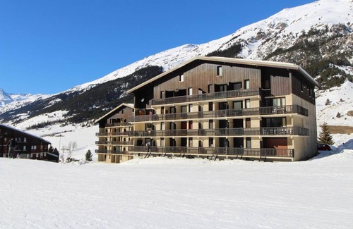 Lanslevillard Apartment | 20m from ski slopes, 1st floor, tv, ski locker, 16m², Val Cenis