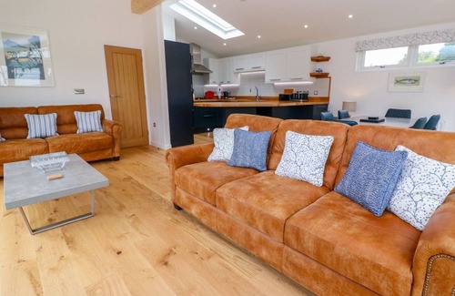 Dobwalls Cottage | 21 MEADOW RETREAT, pet friendly, country holiday cottage in Dobwalls