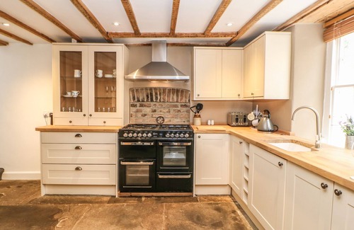 Richmond Cottage | 21 MILLGATE, pet friendly, character holiday cottage in Richmond