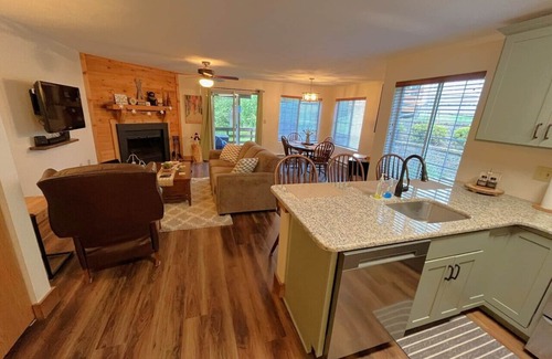 Jefferson Township Apartment | 2105 South Ridge Terrace
