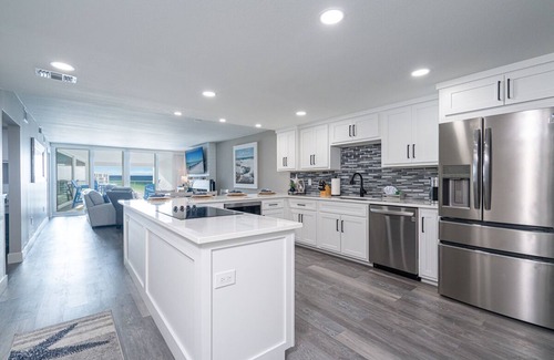 Holiday Isle Condo | 2114 Free Beach Setup - Shoreline Towers Stunning Condo