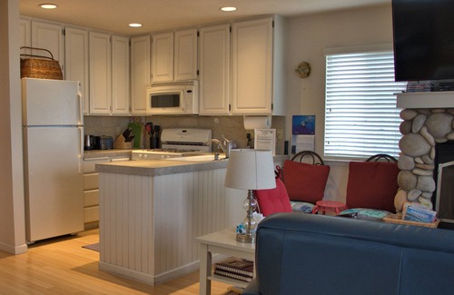 San Simeon House | 2116 Windsor Blvd. Marine Terrace
